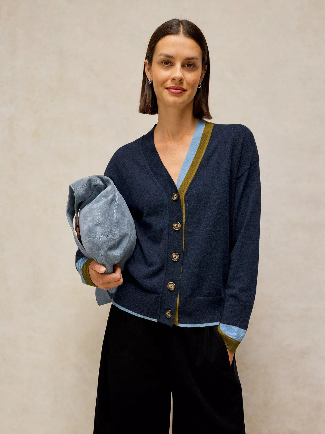 Cardigan en coton biologique et laine mérinos Katie - Boutonnage classique et finitions côtelées