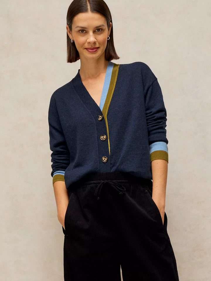 Cardigan en coton biologique et laine mérinos Katie - Boutonnage classique et finitions côtelées