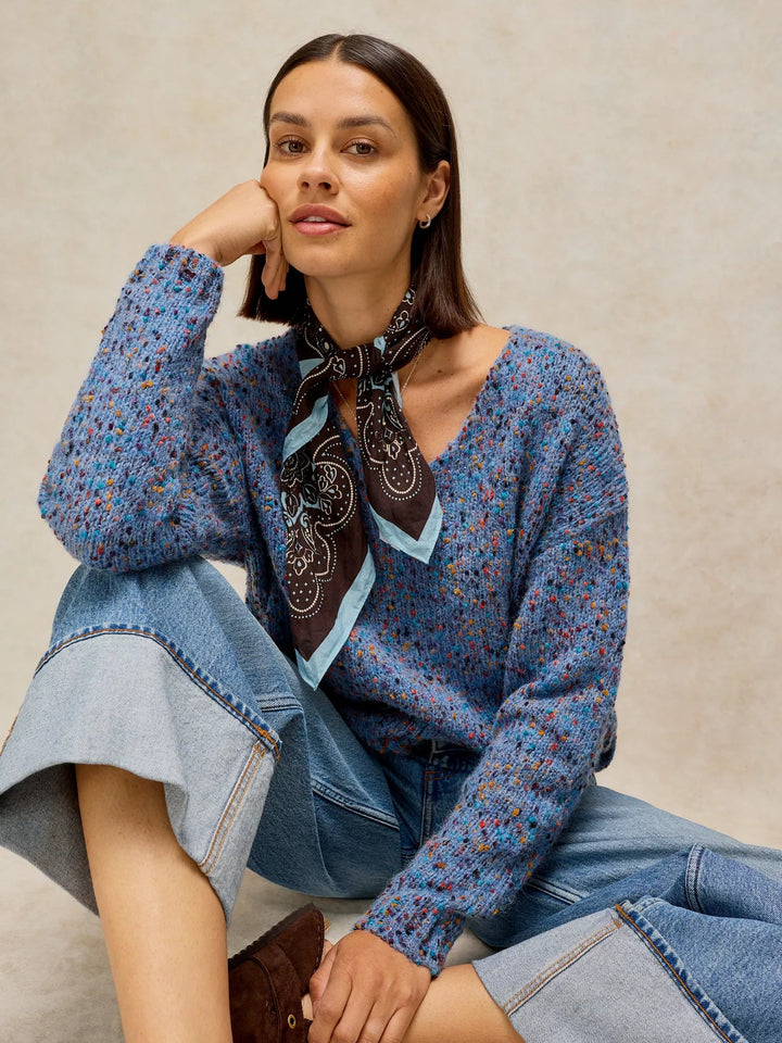Chandail en maille texturée à col en V - Fibres recyclées et finitions côtelées