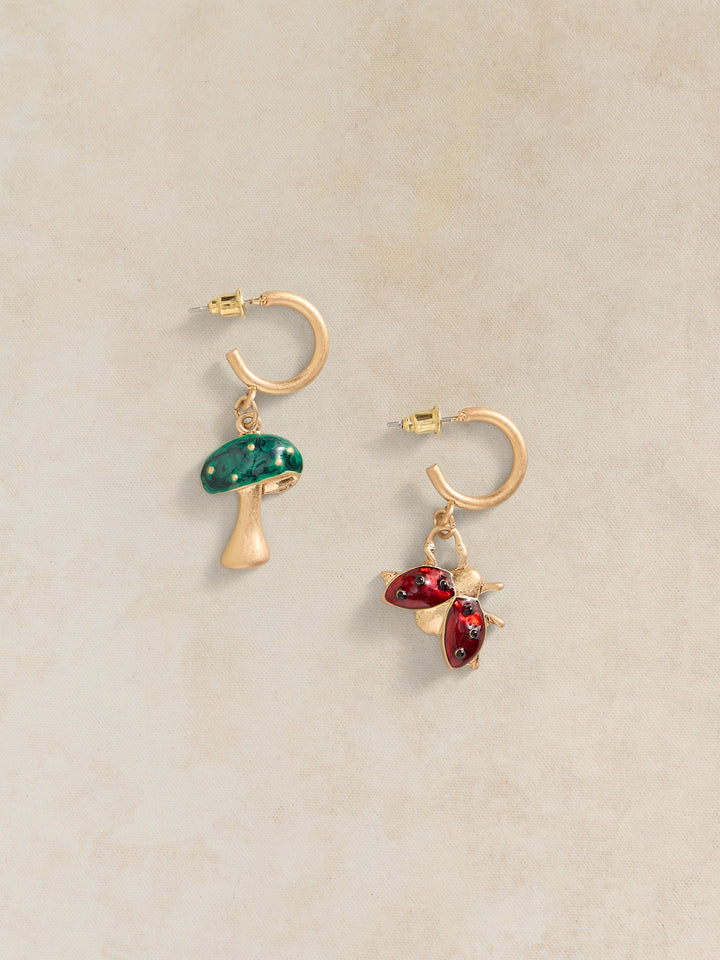 Boucles d'oreilles asymétriques Woodland - Aux pendentifs sculptés