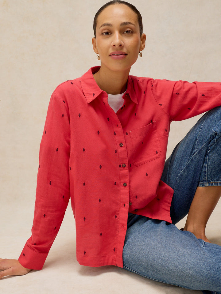 Chemise classique en coton biologique Sophie - Avec poches plaquées et détails brodés