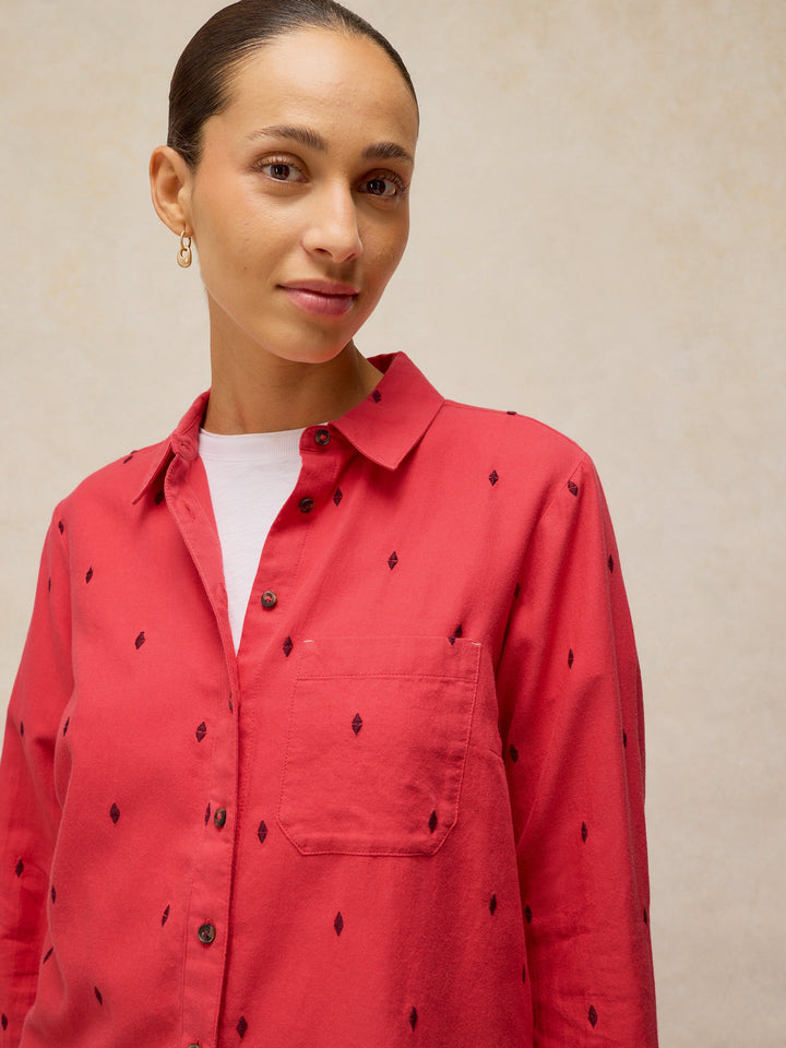 Chemise classique en coton biologique Sophie - Avec poches plaquées et détails brodés