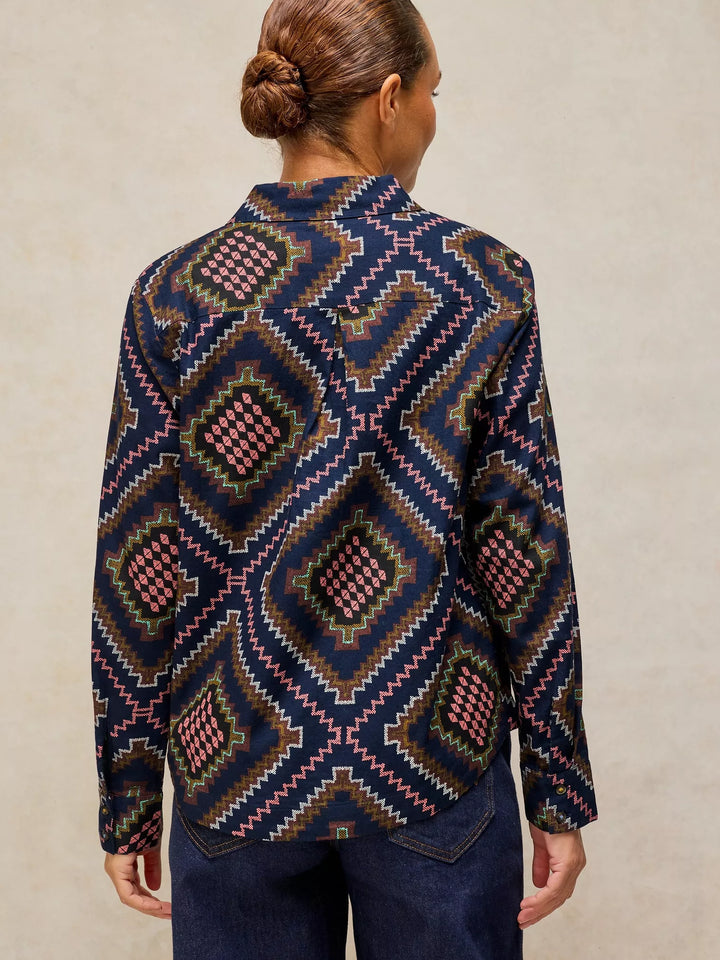La chemise boutonnée en coton biologique Sophie - Avec col et poches plaquées à l'avant