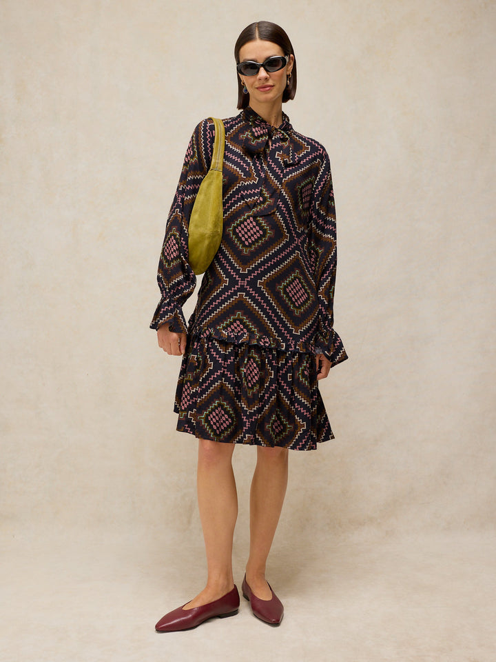 Robe courte imprimée à col lavallière - Fluide au style bohème chic