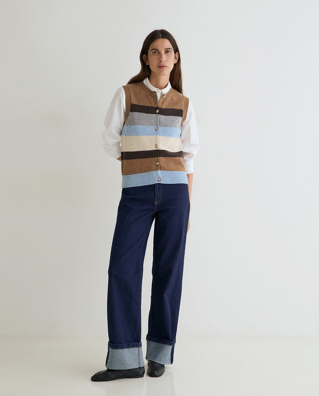 Gilet sans manches boutonné en laine certifiée - À rayures géométriques