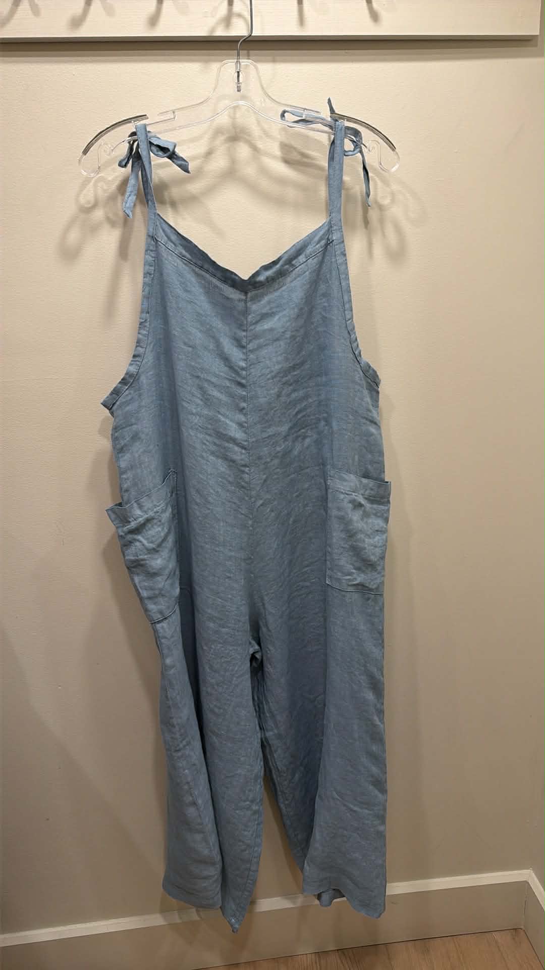 Combinaison en lin avec poches – coupe épurée et style polyvalent