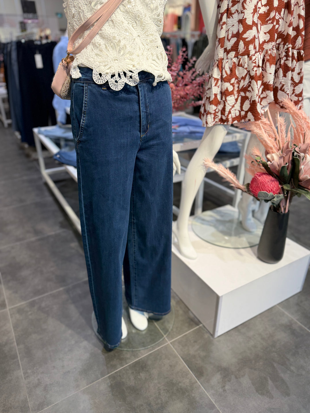 Jeans à jambes évasées Visti - Denim extensible et fluide