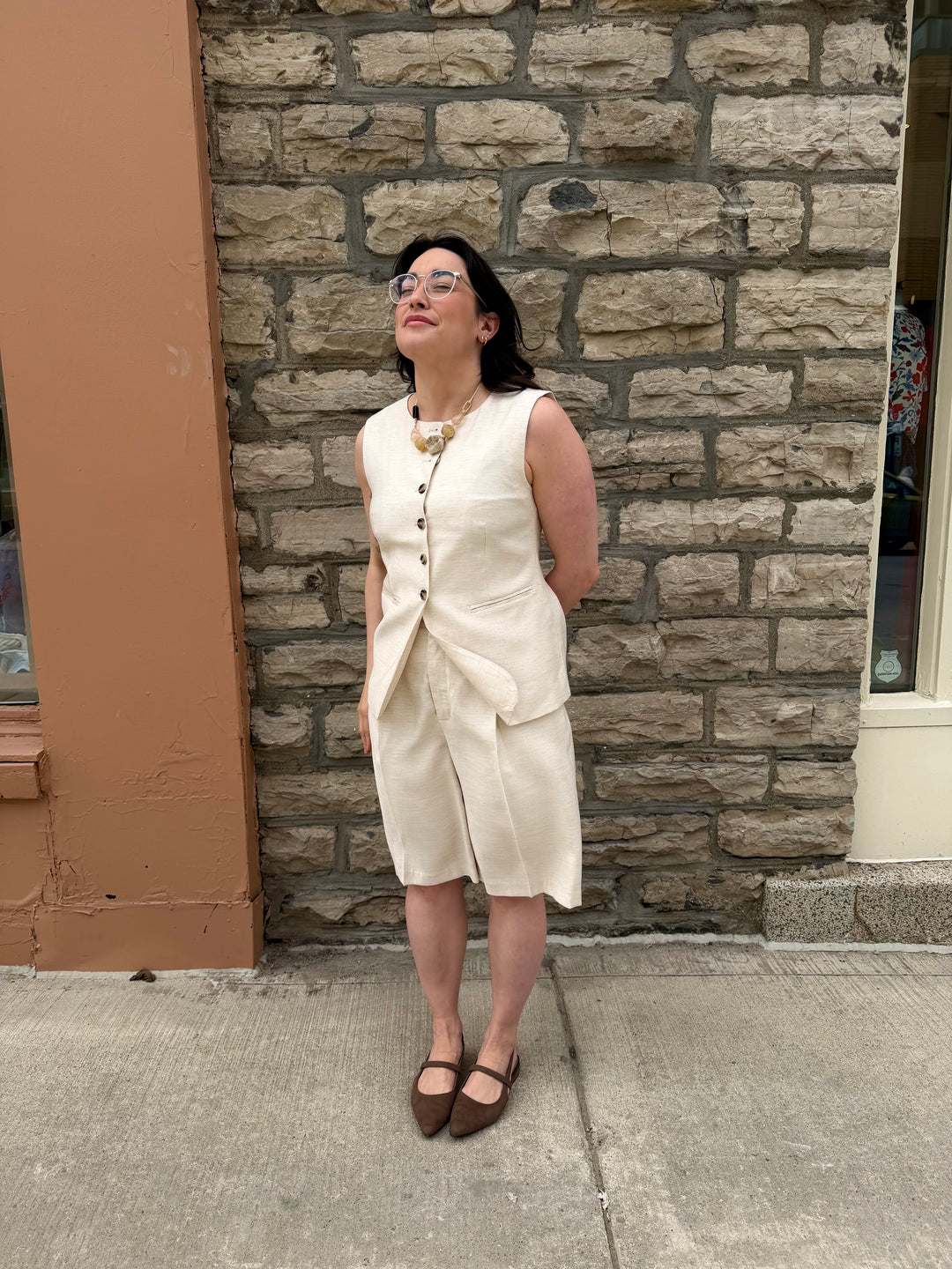Annetta Sleeveless Blazer - Contrasting buttons