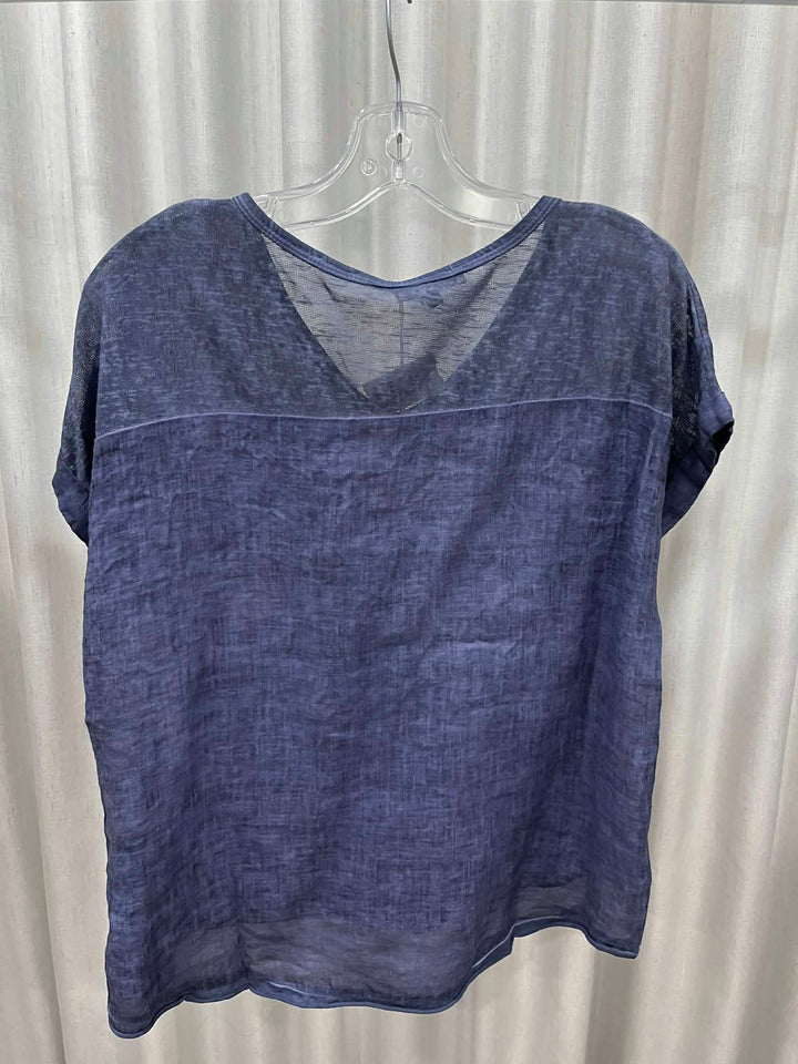 T-shirt en lin col V Breezy – effet délavé léger et polyvalent