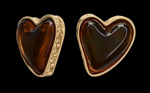 Boucles d'oreilles cœur effet écaille de tortue dorées - En résine