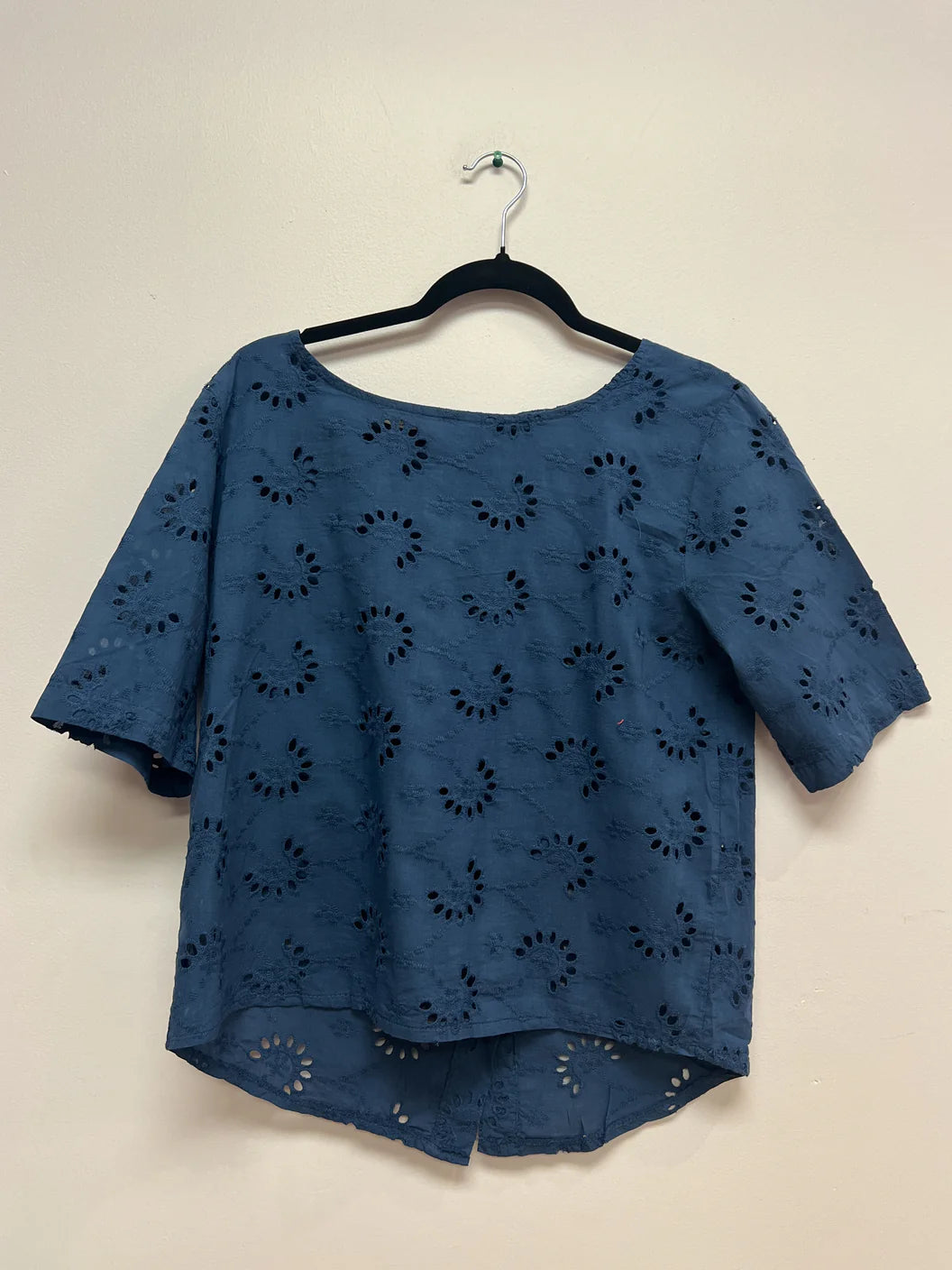 Eva Top – Openwork embroidery and button detail on the back