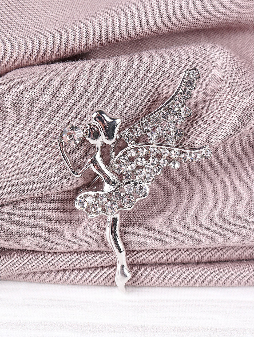 Broche décorative à motifs ornés de strass