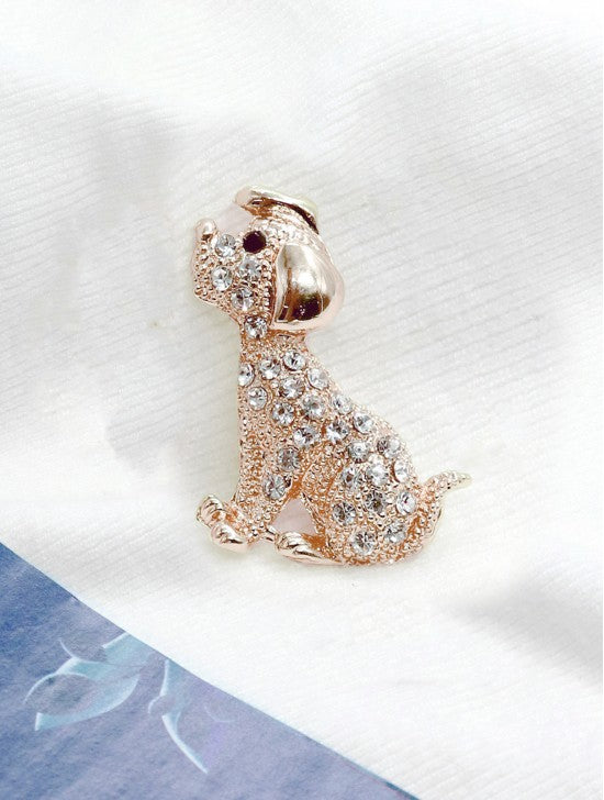 Broche avec chien et strass – Accessoire décoratif