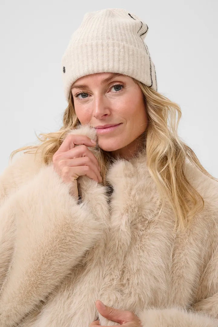 Bonnet en tricot orné de deux lignes contrastées Taya