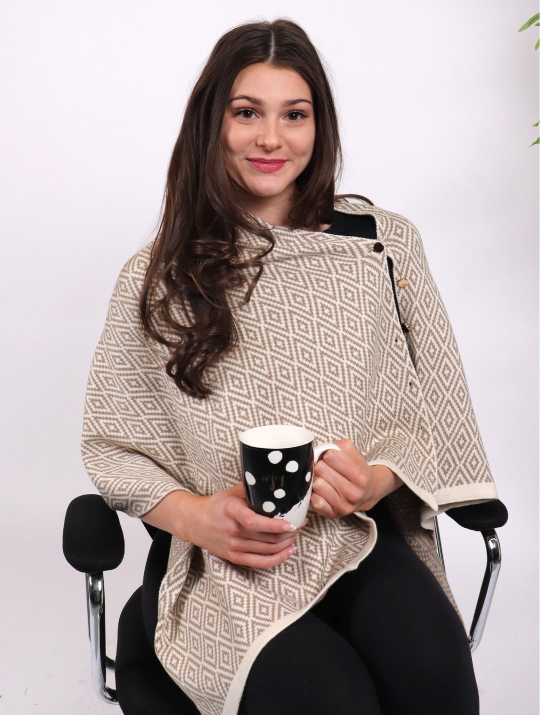 Châle à boutons motif losanges