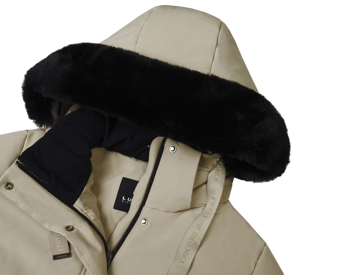 Manteau matelassé à capuche Haukkala - Coupe ajustée et mi-longue