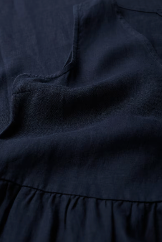 Robe mi-longue en lin mélangé à encolure en V - Écoresponsable