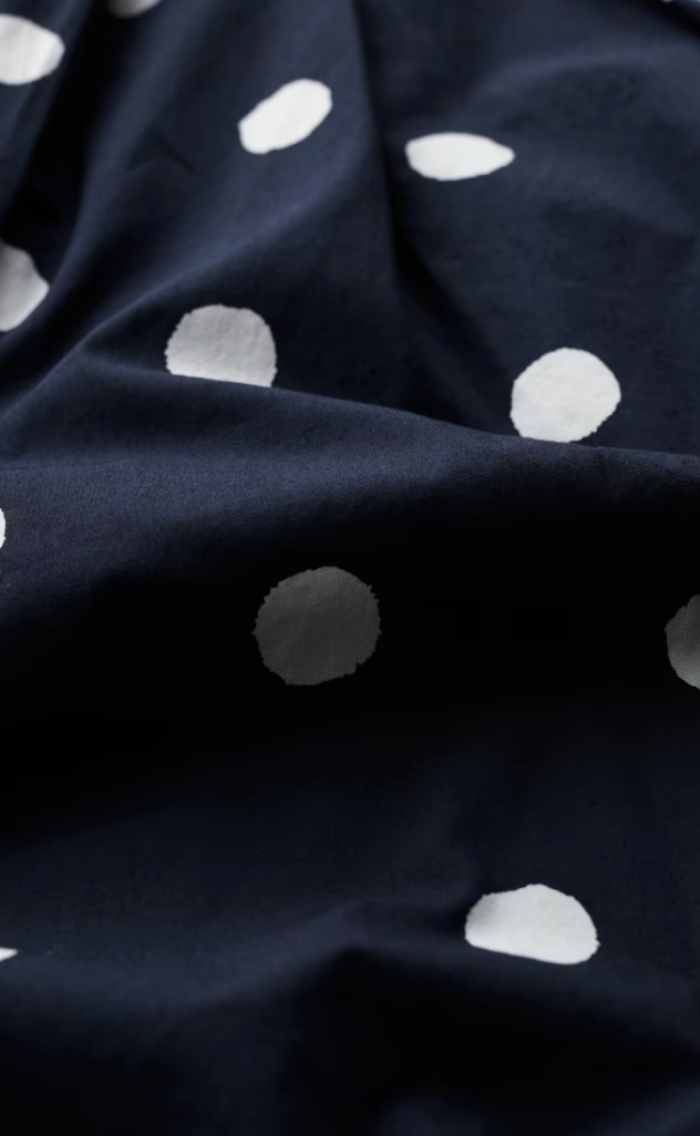 Robe de coton Belle - Évasée à pois classiques et taille cintrée
