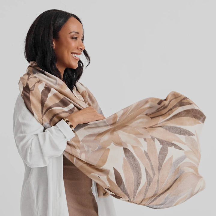 Foulard léger imprimé feuillage abstrait