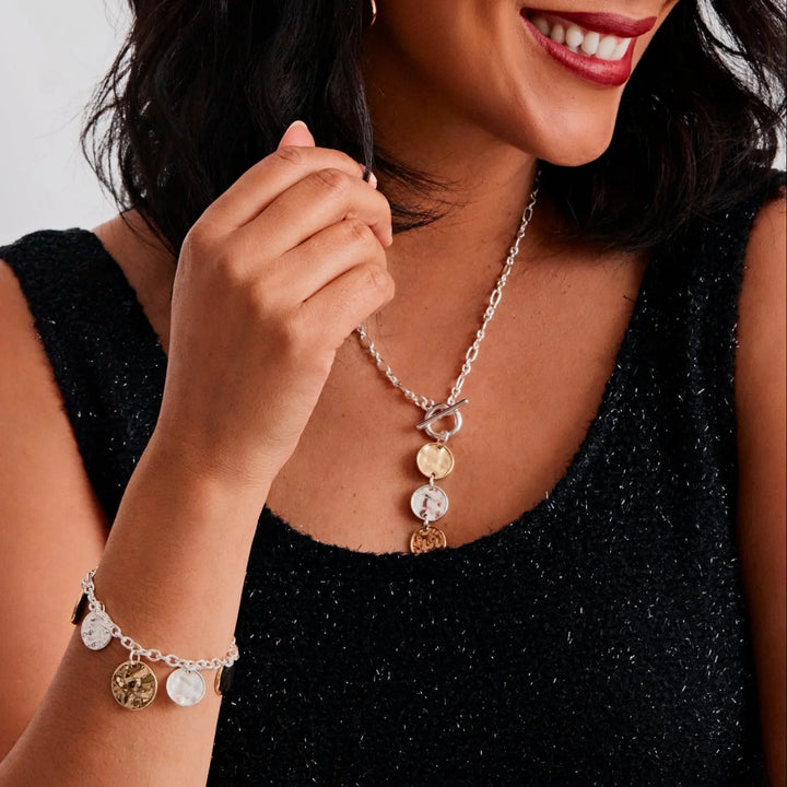 Collier pendentif martelé avec fermoir T-bar