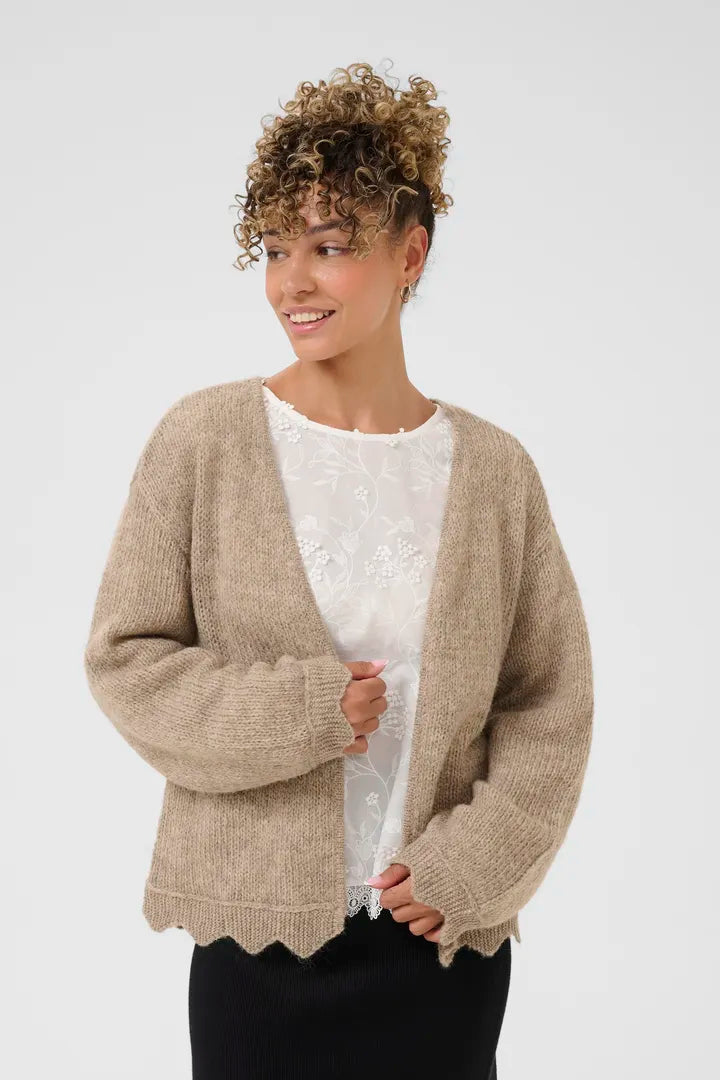 Cardigan original avec finitions angulaires en v Niso