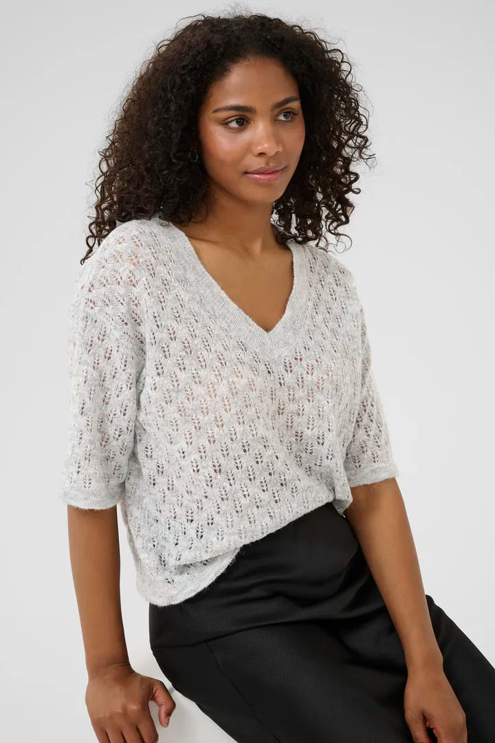 Chandail en maille texturée évoquant la forme d’épis de blé Lourine