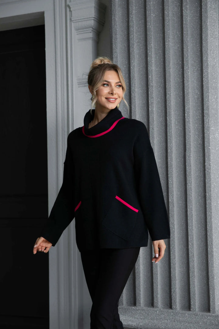 Col roulé avec accents colorés