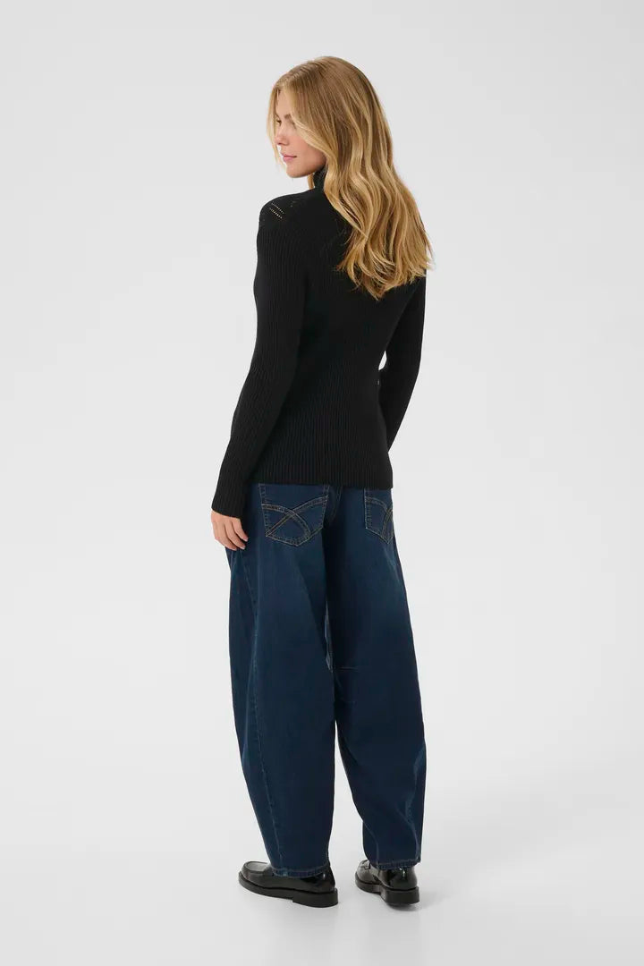 Col roulé avec détails au niveau du buste Dela