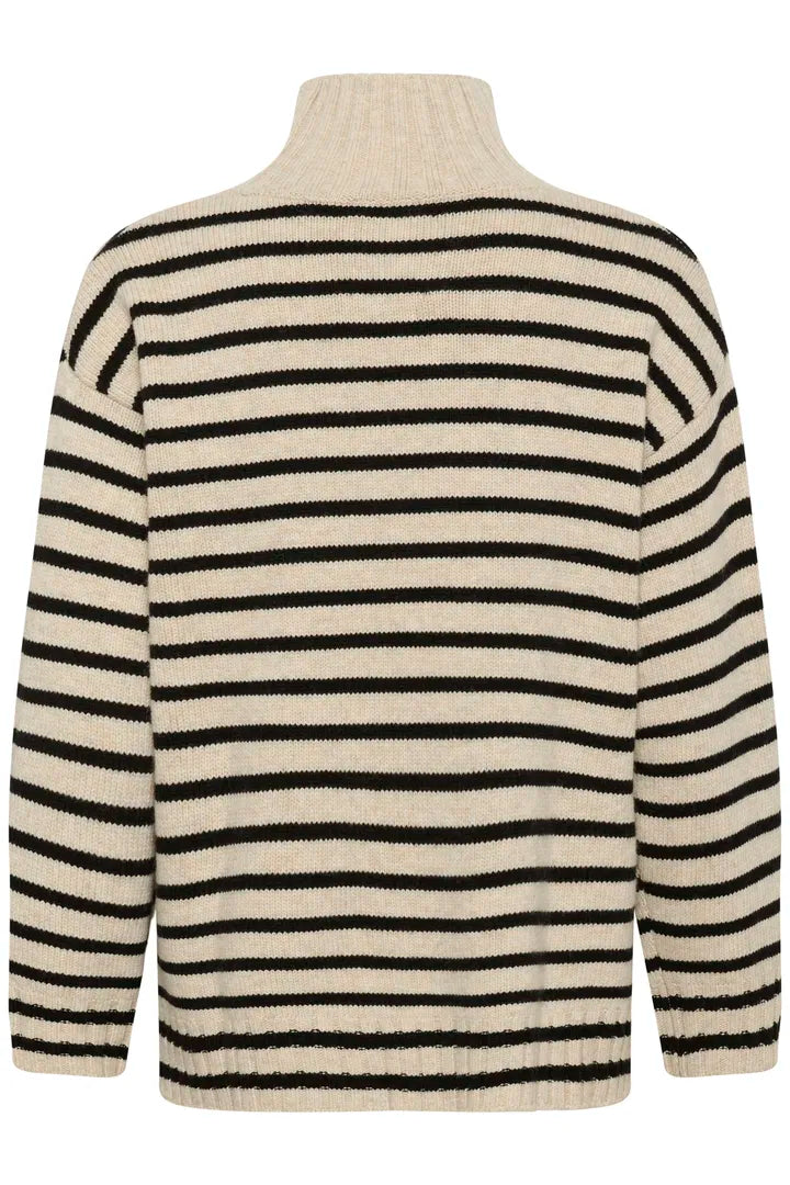 Col roulé classique revisité avec des rayures modernes Lilye
