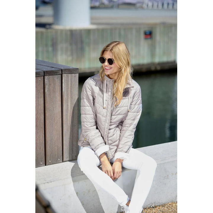 Manteau matelassé Elizabeth – Élégance écoresponsable et polyvalente