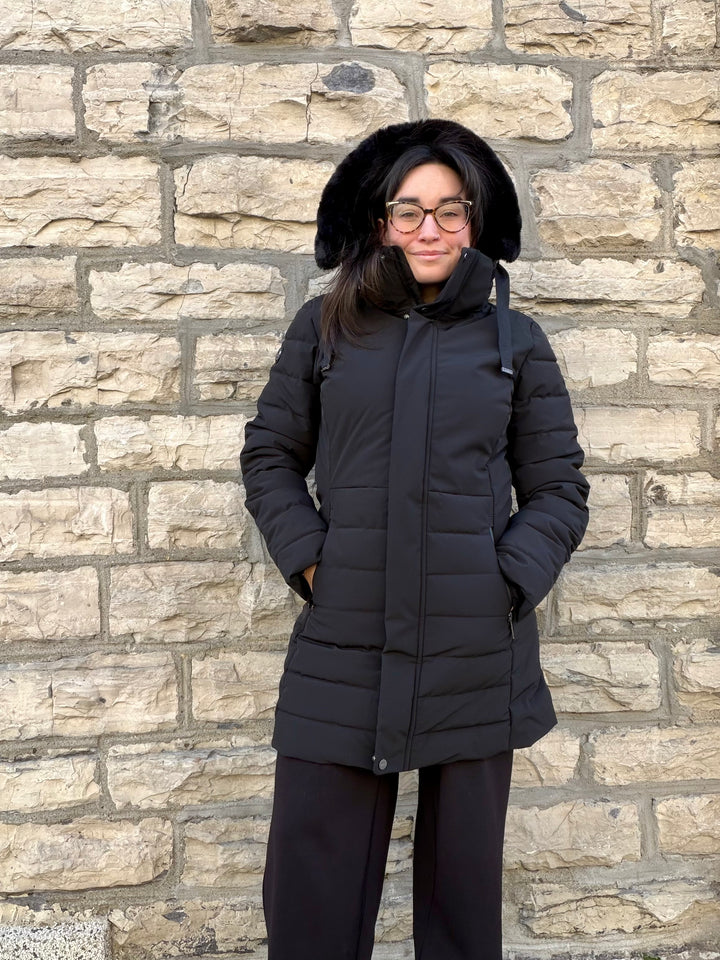 Manteau matelassé à capuche Haukkala - Coupe ajustée et mi-longue