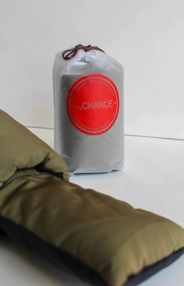 ** Foulard chaud avec un espace pour le cellulaire ** manque noir