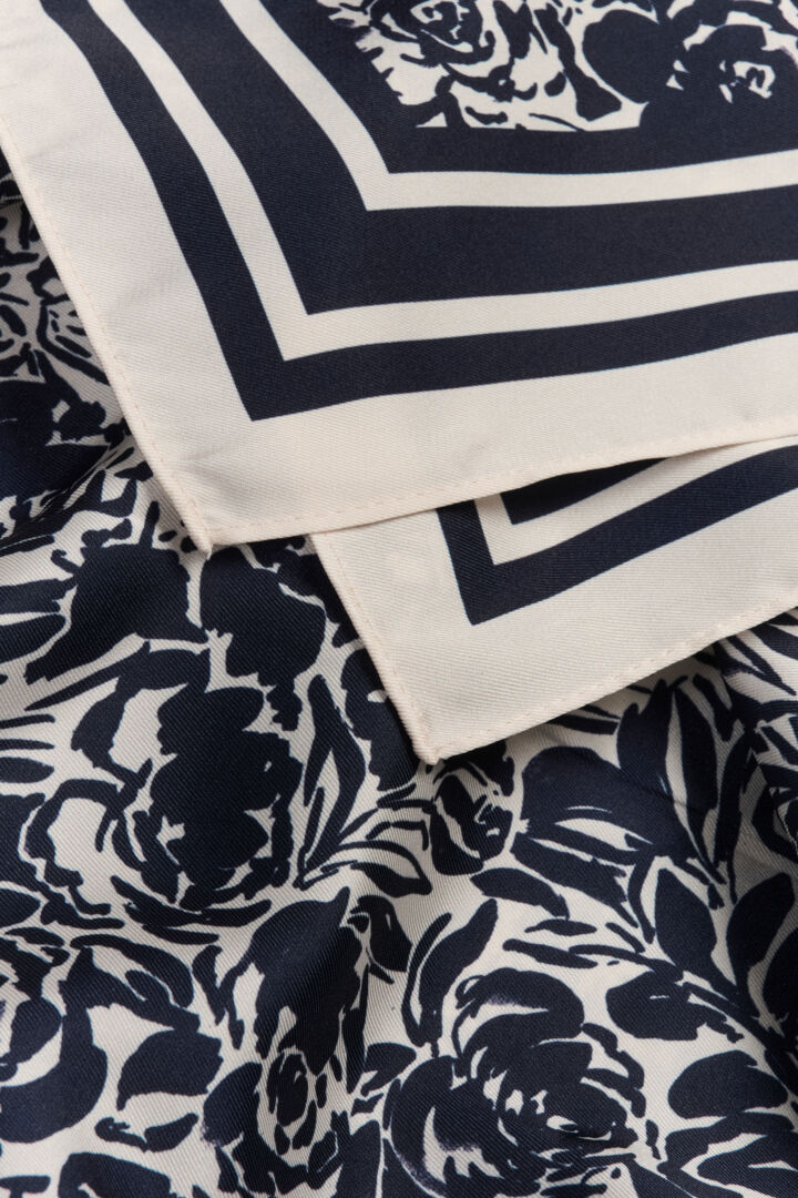 Foulard en satin Namira