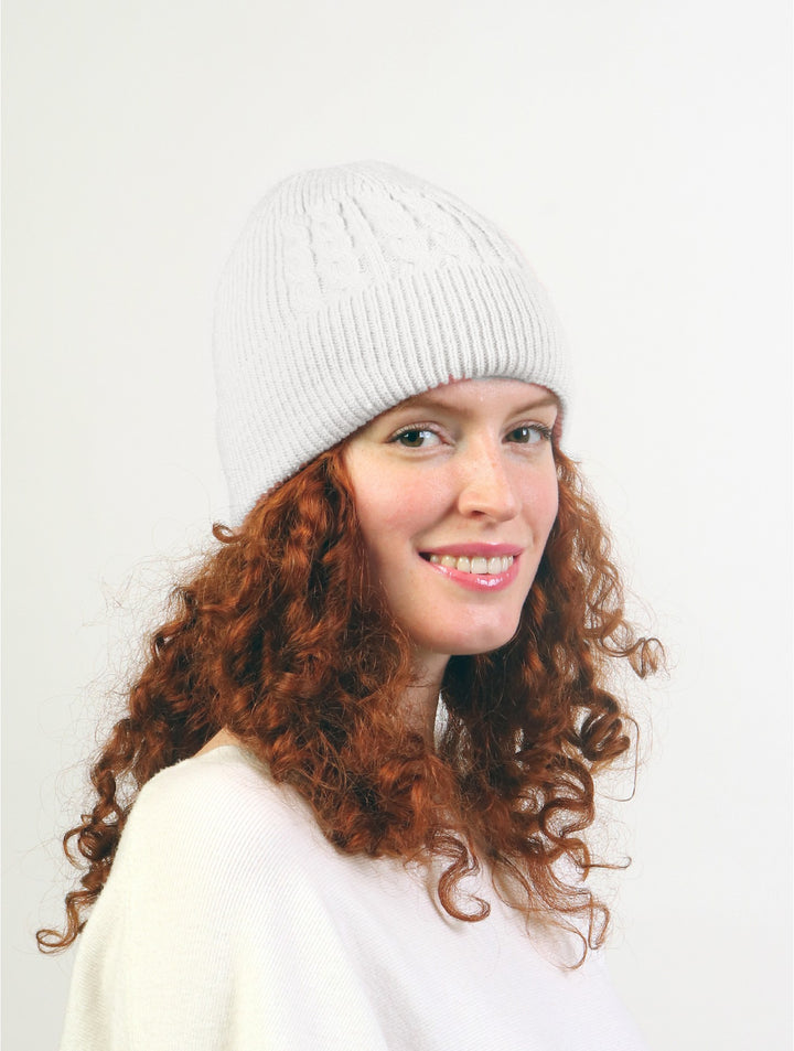 Bonnet hivernal à maille torsadée et doublure douce