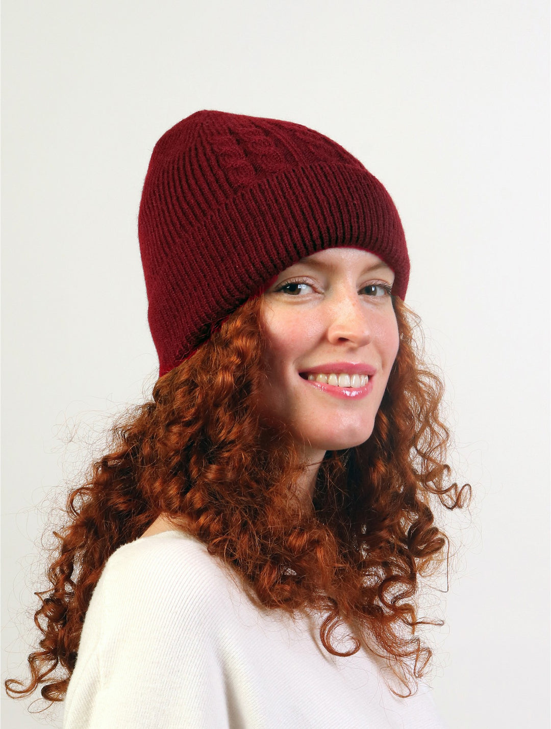 Bonnet hivernal à maille torsadée et doublure douce