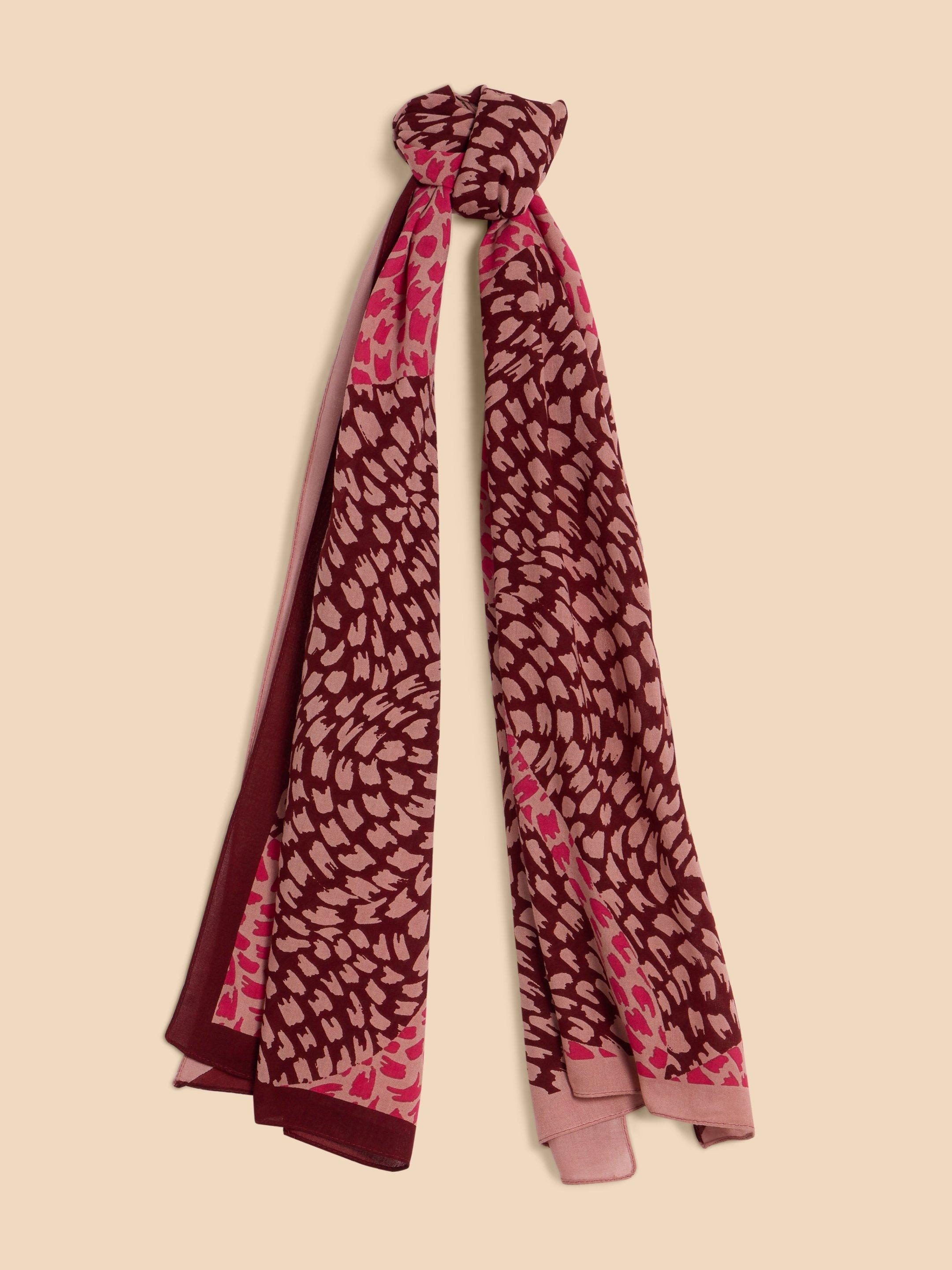 White store stuff scarf