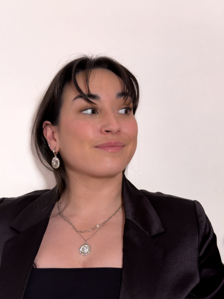 Collier deux rangs avec fleur et perle