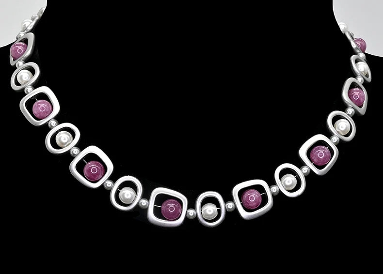 Collier en métal argenté et pierres semi-précieuses - À perles violettes et nacrées