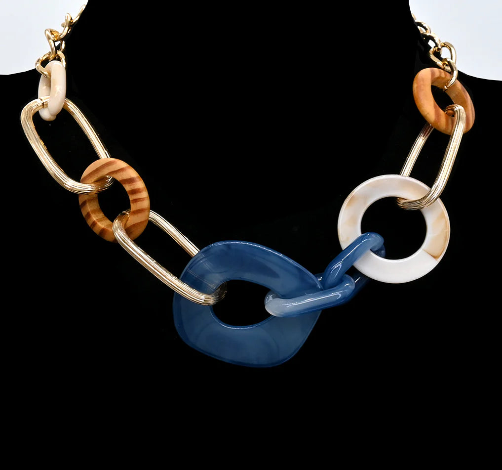 Collier chaîne dorée et maillons en résine – Vert et brun ou bleu et beige