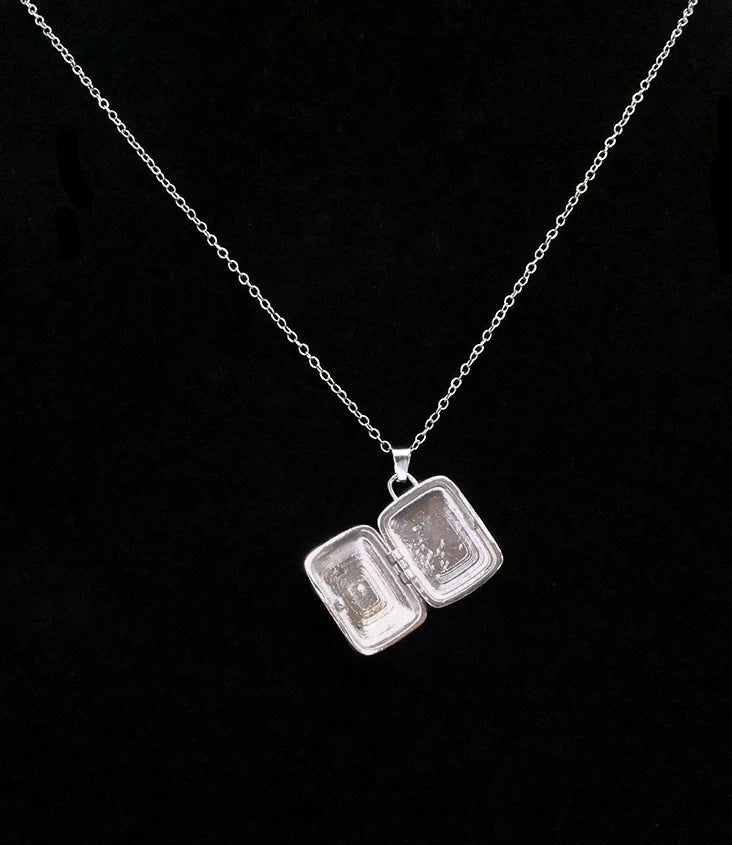 Collier médaillon cœur argenté – Pendentif brillant ou coloré