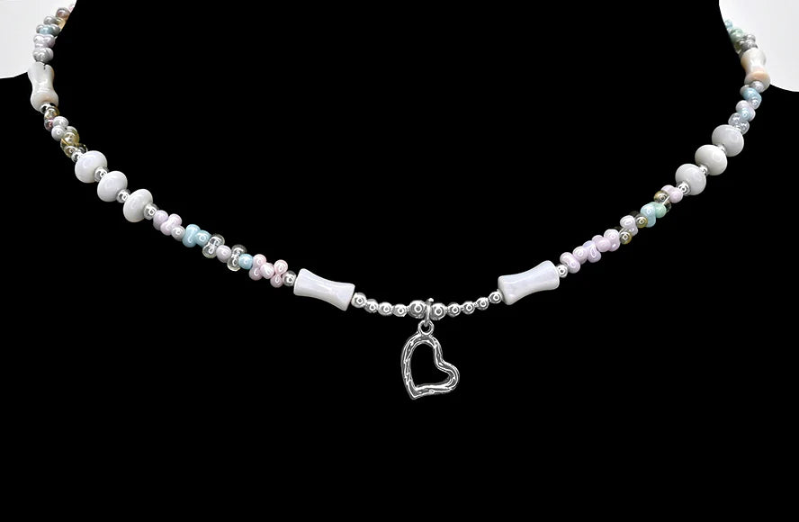 Collier de perles de verre pastel - Pendentif cœur