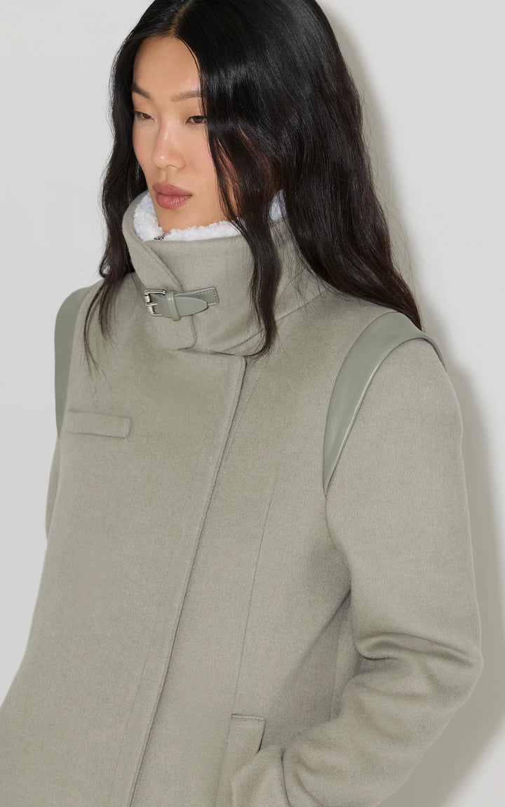 Manteau en laine Kiana - Hybride à col moutonné et détails en cuir