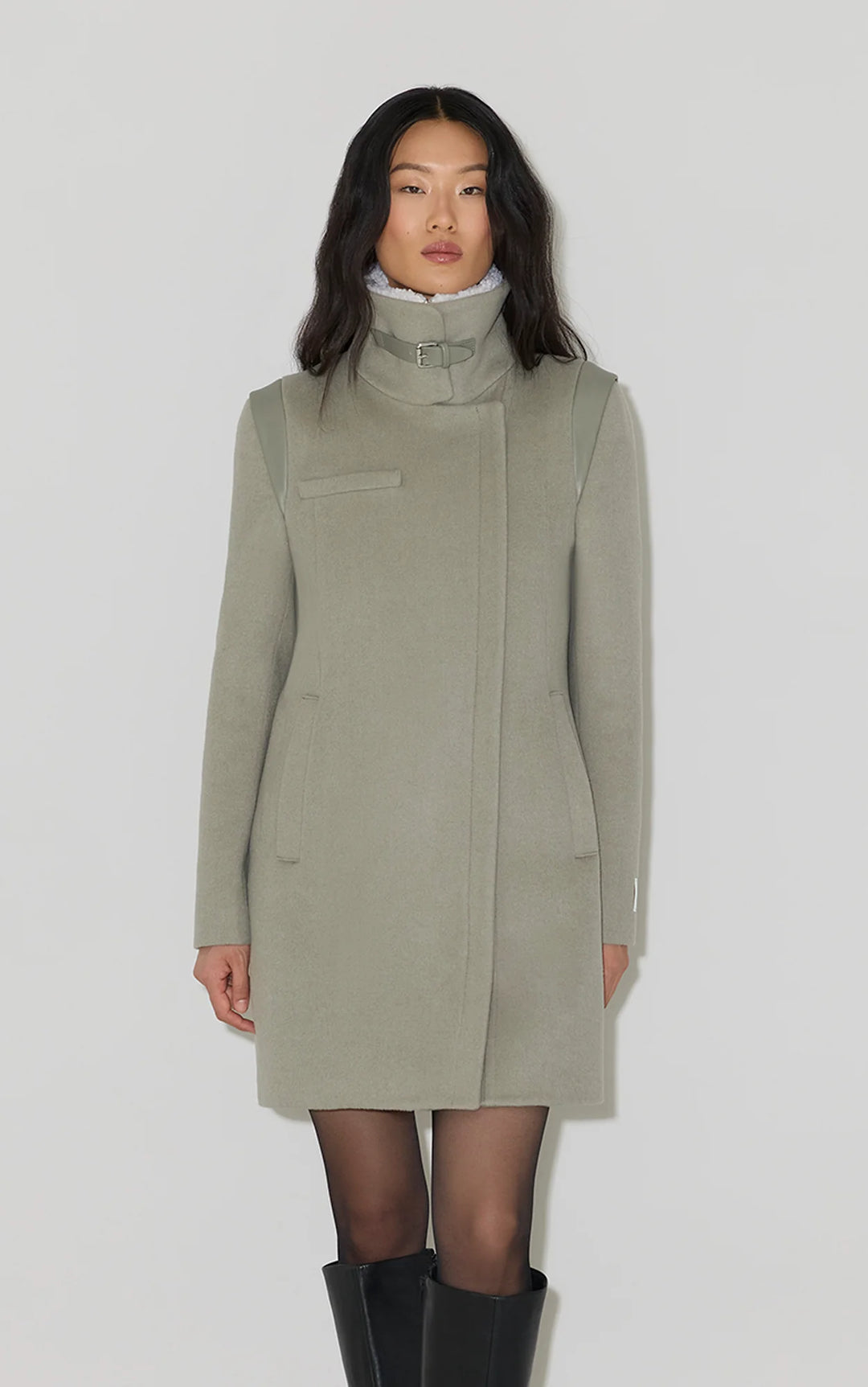 Manteau en laine Kiana - Hybride à col moutonné et détails en cuir