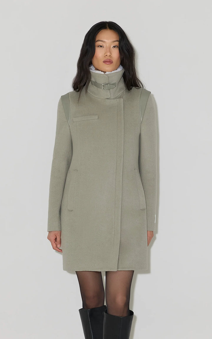 Manteau en laine Kiana - Hybride à col moutonné et détails en cuir