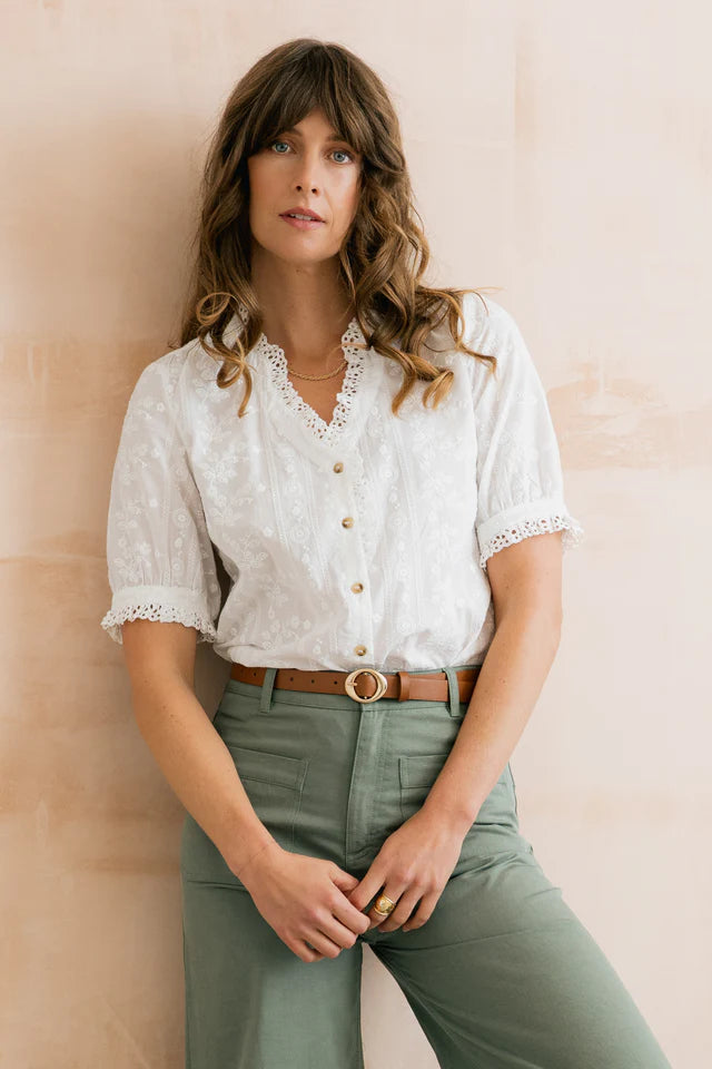Blouse en coton Wren - Haut brodé à détails de dentelle