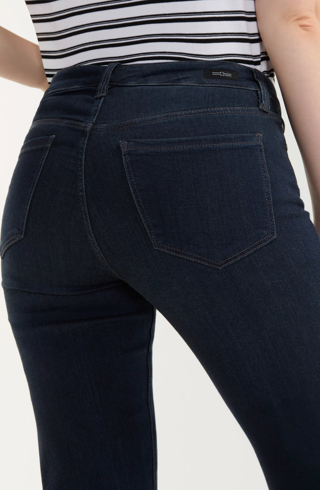 Jeans droit Kennedy - À jambe droite et taille mi-haute en denim écoresponsable