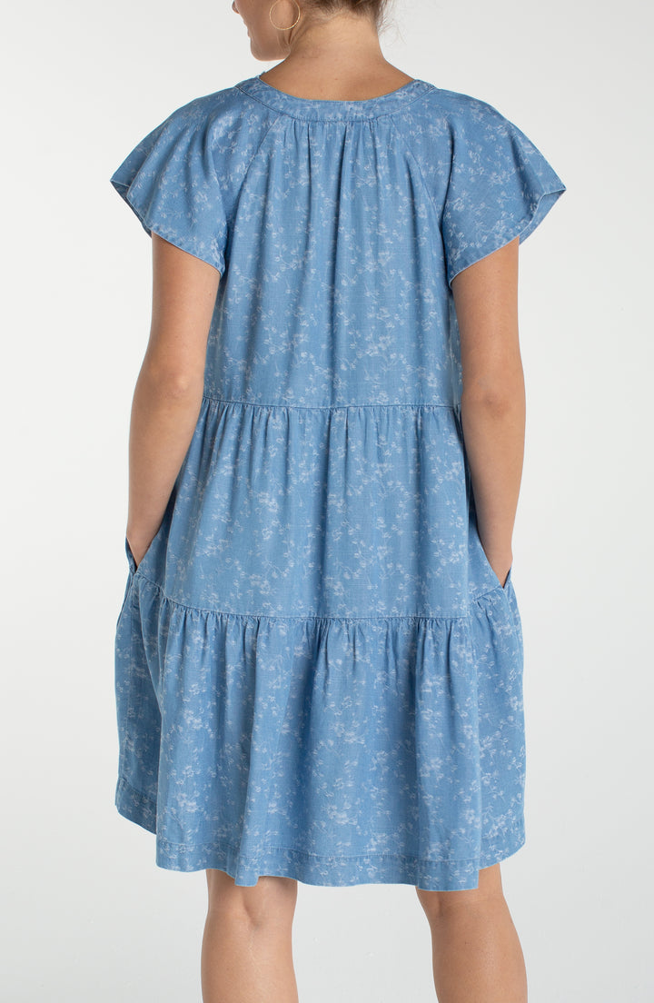 Robe à étages en lyocell à manches volantées - Denim fleuri