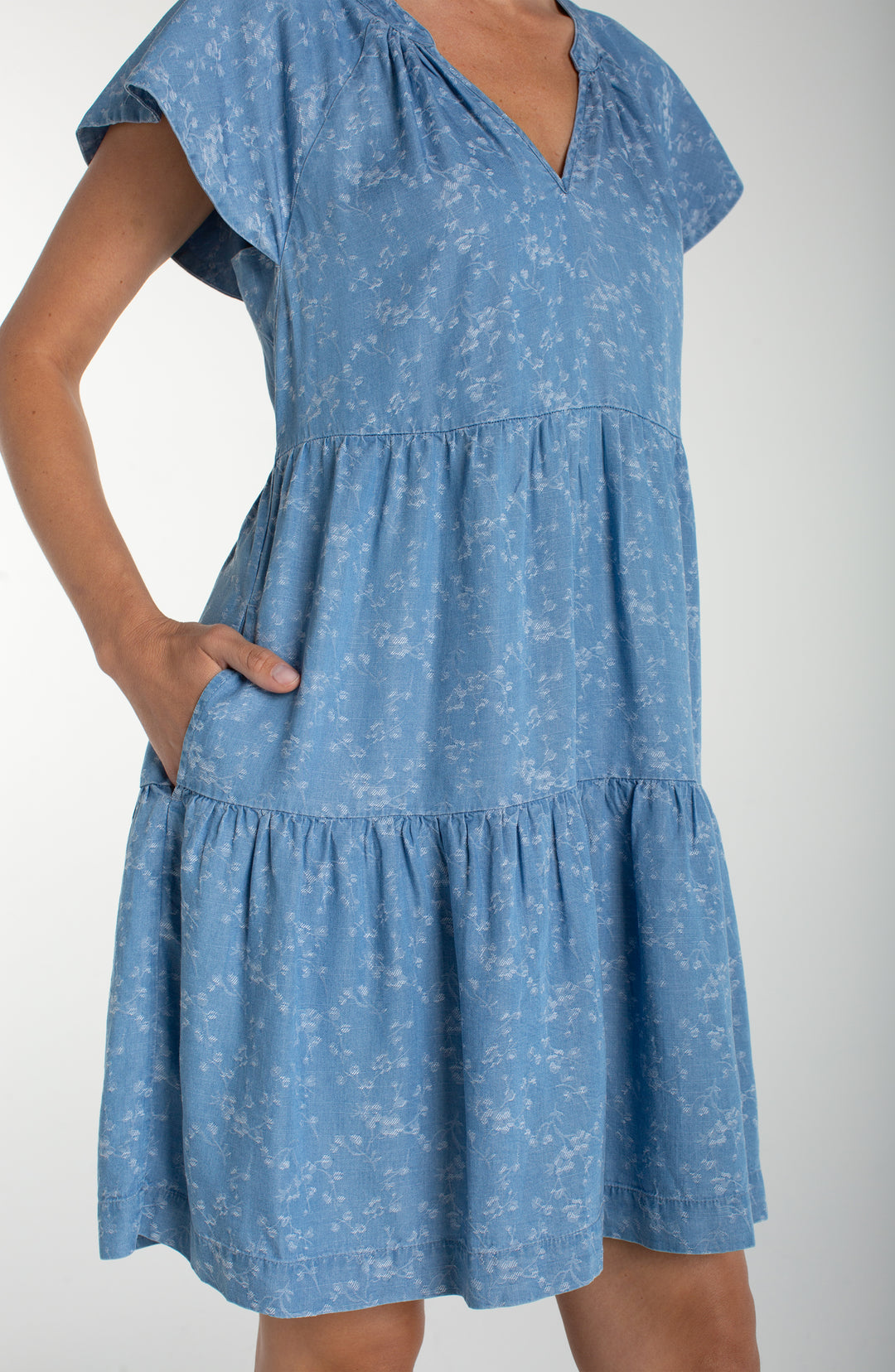 Robe à étages en lyocell à manches volantées - Denim fleuri