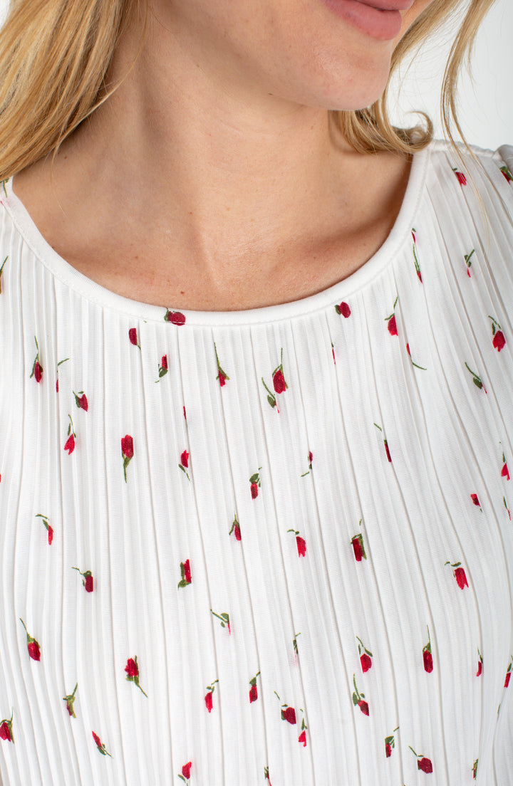 Chandail à manches volantées et col bateau - Motif floral délicat