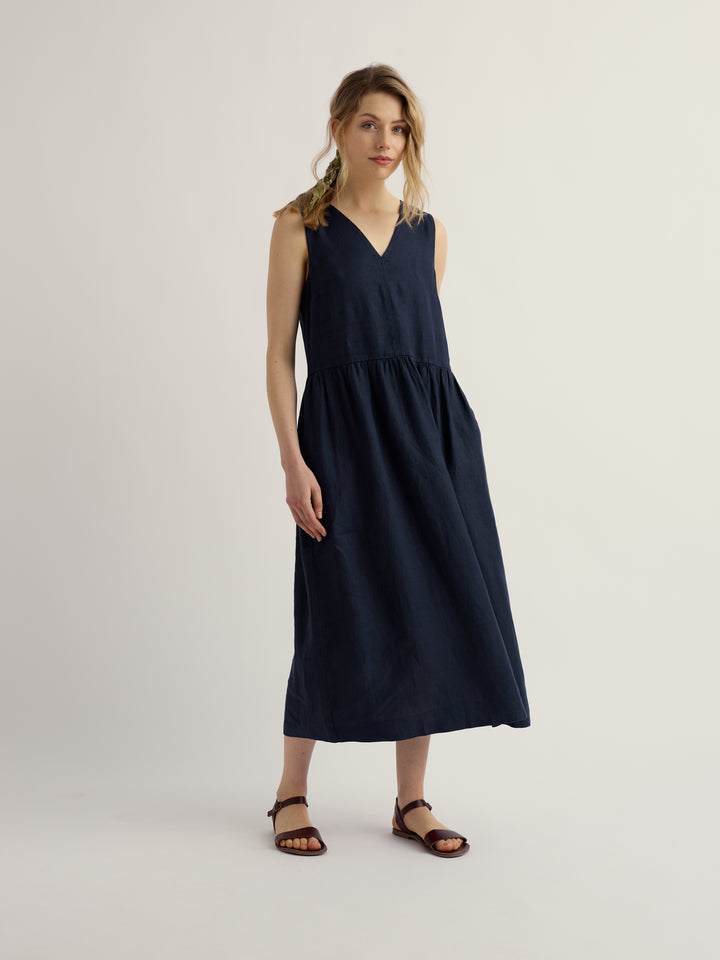 Robe mi-longue en lin mélangé à encolure en V - Écoresponsable